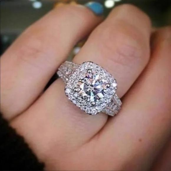 925 STERLING SILVER DIAMOND ENGAGEMENT RING, CUTE RING, SHINY RING. - Picture 3 of 5